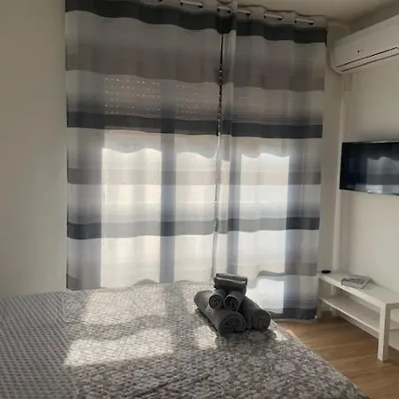 Monolocale Con Terrazzo * Модена