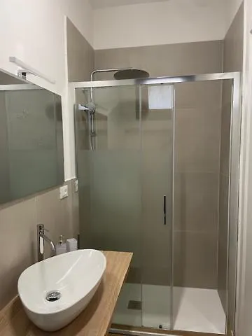 Monolocale Con Terrazzo Διαμέρισμα *